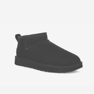 UGG Ultra Mini Classic Boot Black Size 9 US